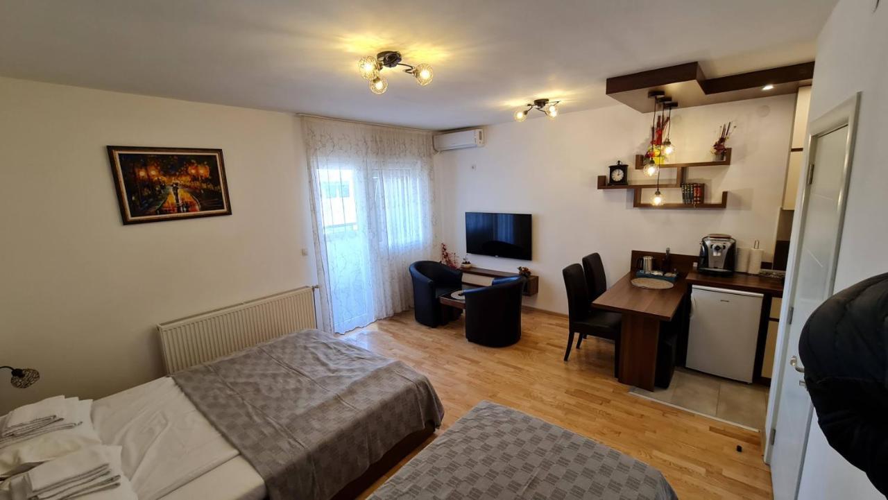 Dm Apartment Ni Esterno foto